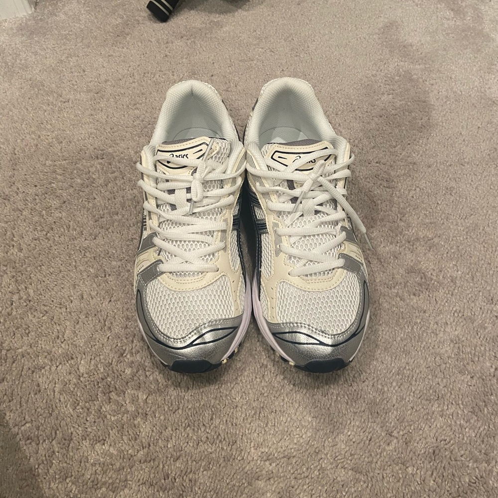 ASICS - Picture 7 of 8